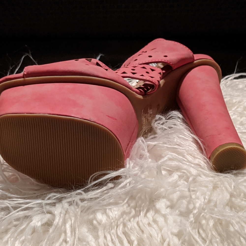 Platform Heels - Picture 4 of 5